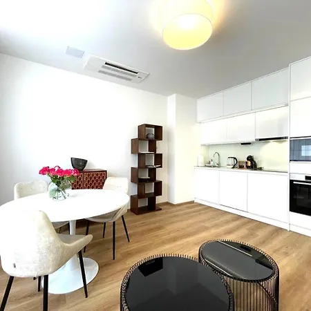 Matis 2 - Centrum Apartment *